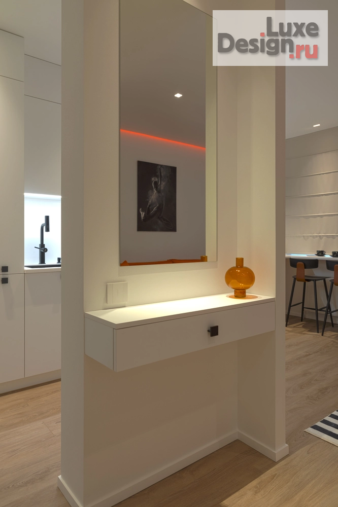 Дизайн интерьера квартиры студии "Белый квадрат - оранжевый протест (фотосъемка)" (фото 8)